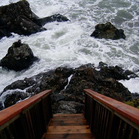 Reef Point Oceanfront Bed And Breakfast Ucluelet Exterior foto