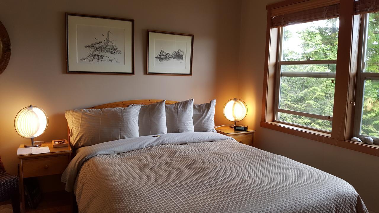 Reef Point Oceanfront Bed And Breakfast Ucluelet Exterior foto