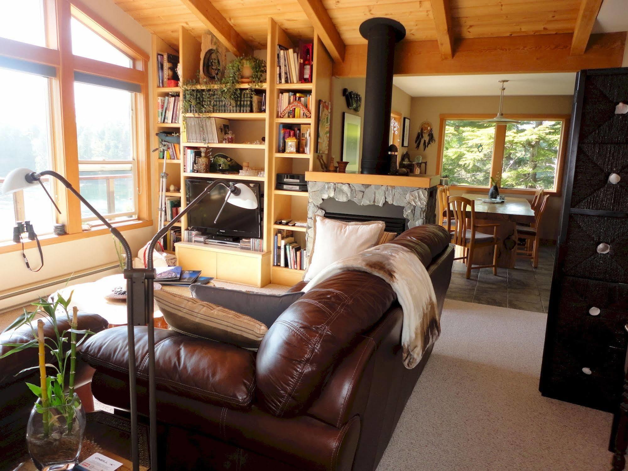 Reef Point Oceanfront Bed And Breakfast Ucluelet Exterior foto