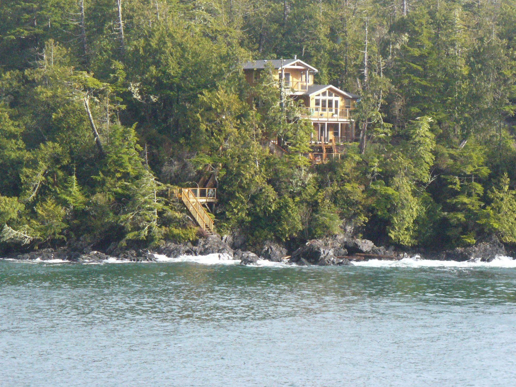Reef Point Oceanfront Bed And Breakfast Ucluelet Exterior foto